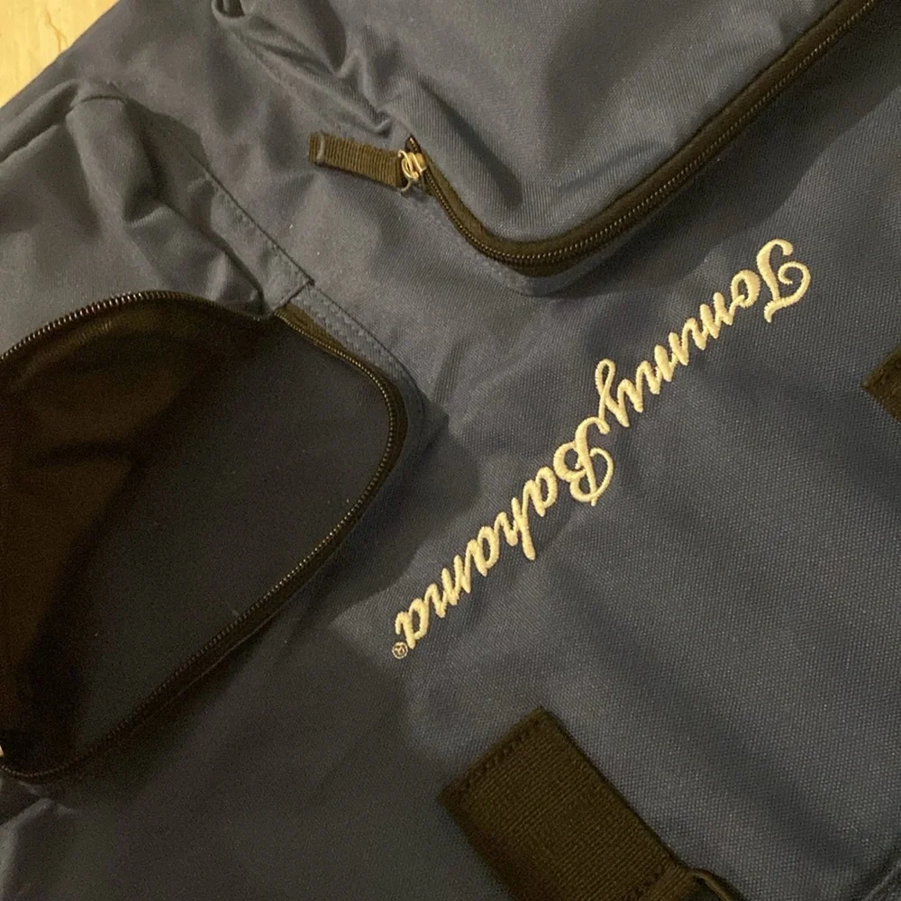 Tommy Bahama Insulated Cooler Tote Navy Blue. Looks new, barely used. - Picture 5 of 8